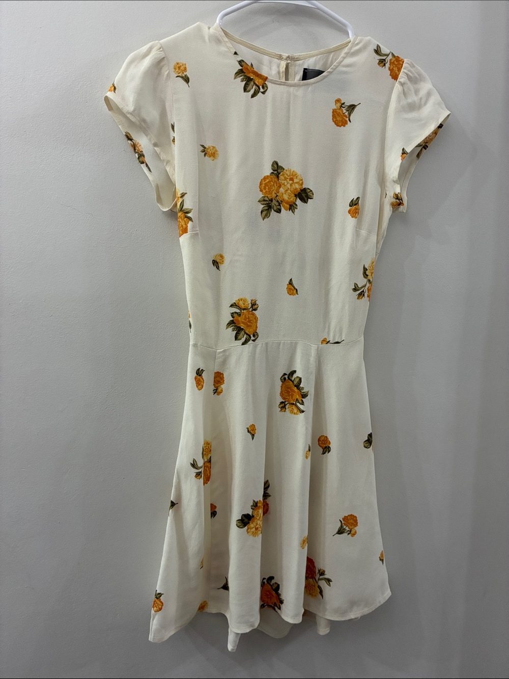 Reformation Cream Floral Short Sleeve Fit-and-Flare mini Dress - size 2